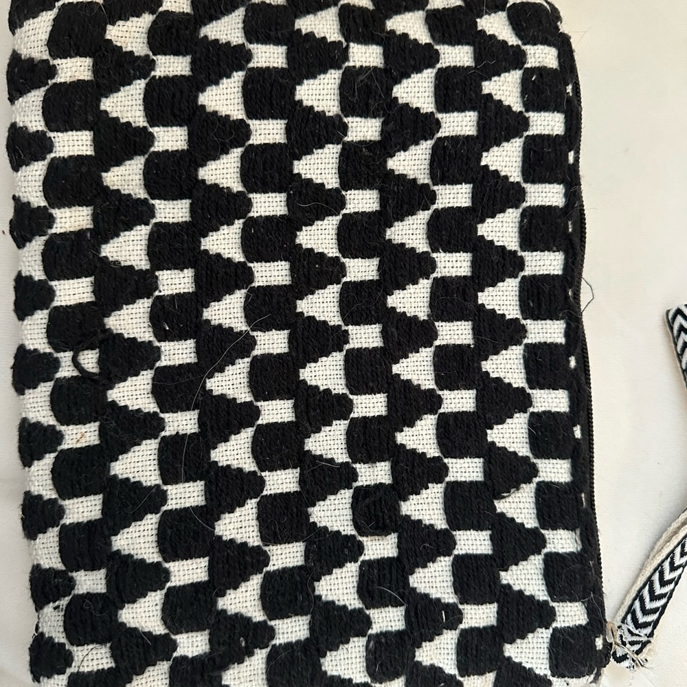 NWT Beaded Black Floral Clutch - Picture 2 of 7
